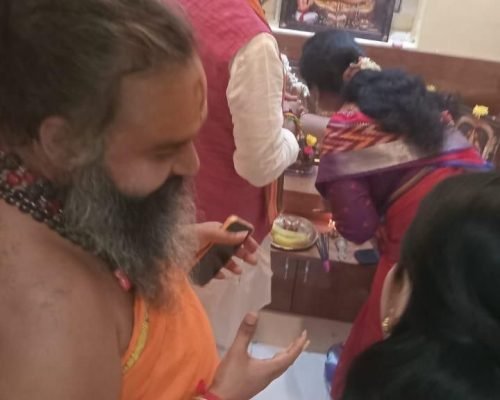 आँध्र प्रदेश के प्रदेश कार्यालय का उद्घाटन विधि स्वरूप मंत्र उच्चारण पूजा पाठ करके किया गया कार्यालय उद्घाटन के अवसर पर आँध्र प्रदेश के प्रदेश अध्यक्ष स्वामी कृष्ण आचार्य एवं तेलंगाना की प्रदेश अध्यक्ष श्रीमती मल्लिका त्रिपुरा परशुराम शक्ति वाहिनी से इंजीनियर हत्या चौधरी डॉक्टर दिनेश जी आदि उपस्थित रहे